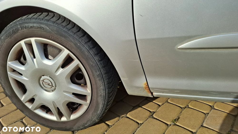 Opel Corsa 1.4 16V Essentia - 6