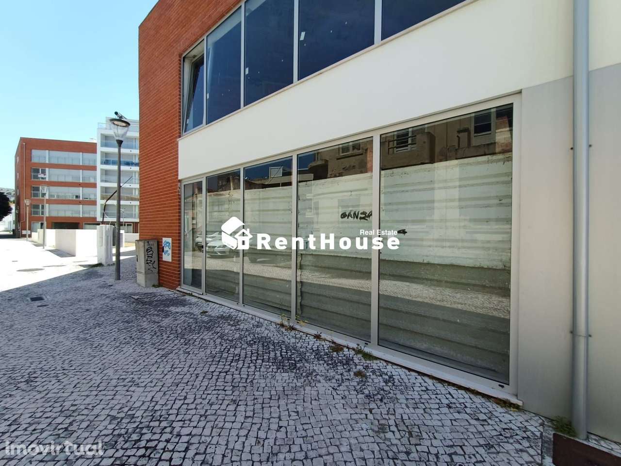 Loja Nova junto à Marginal - Grande imagem: 3/5