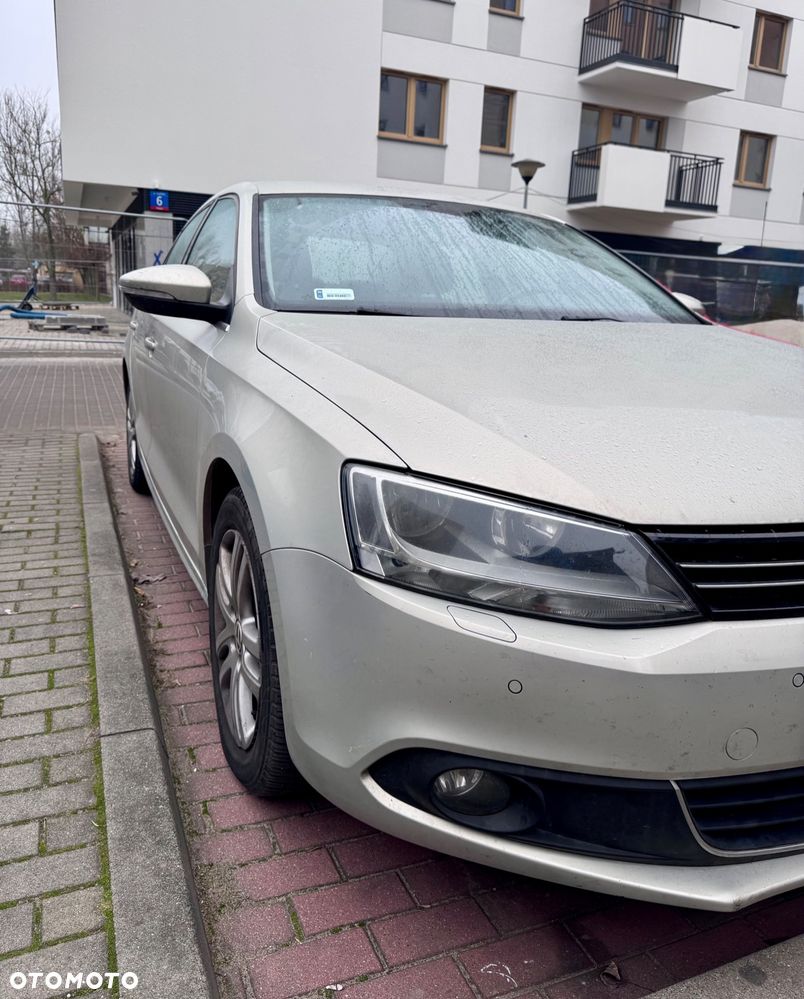 Volkswagen Jetta 1.6 TDI Highline Optimum - 5