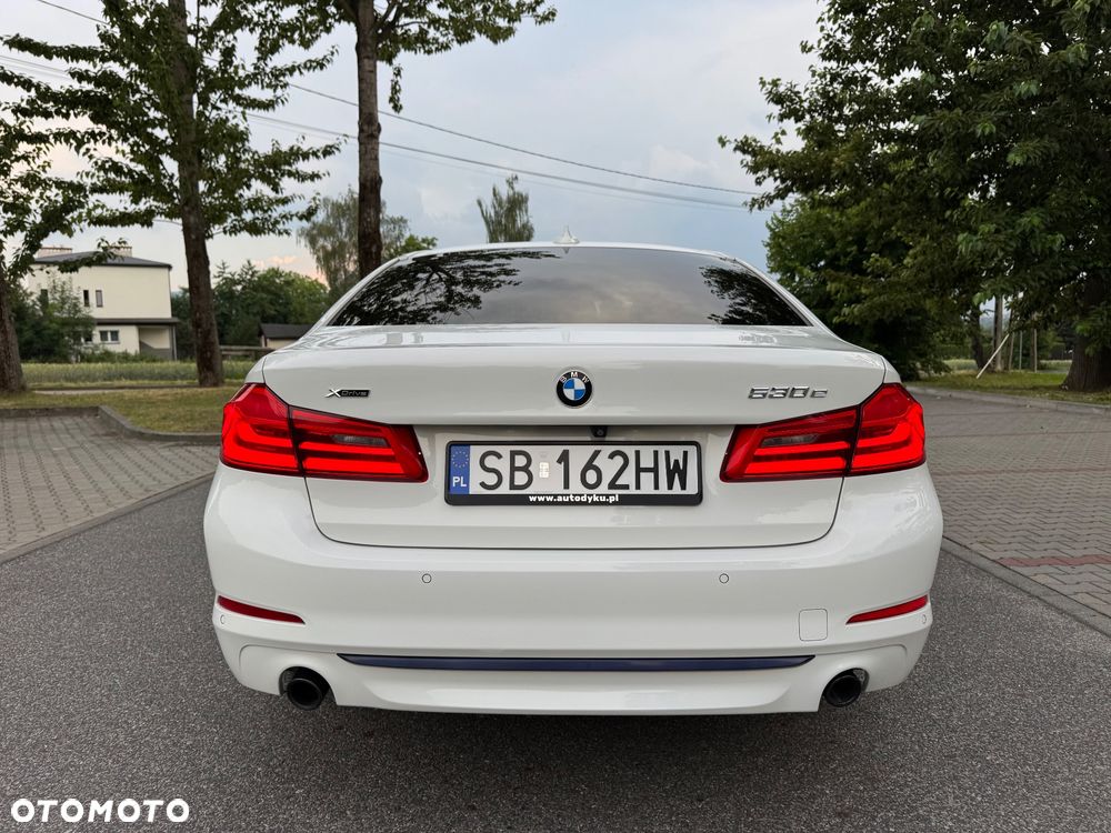 BMW Seria 5 530e xDrive M Sport Edition - 11