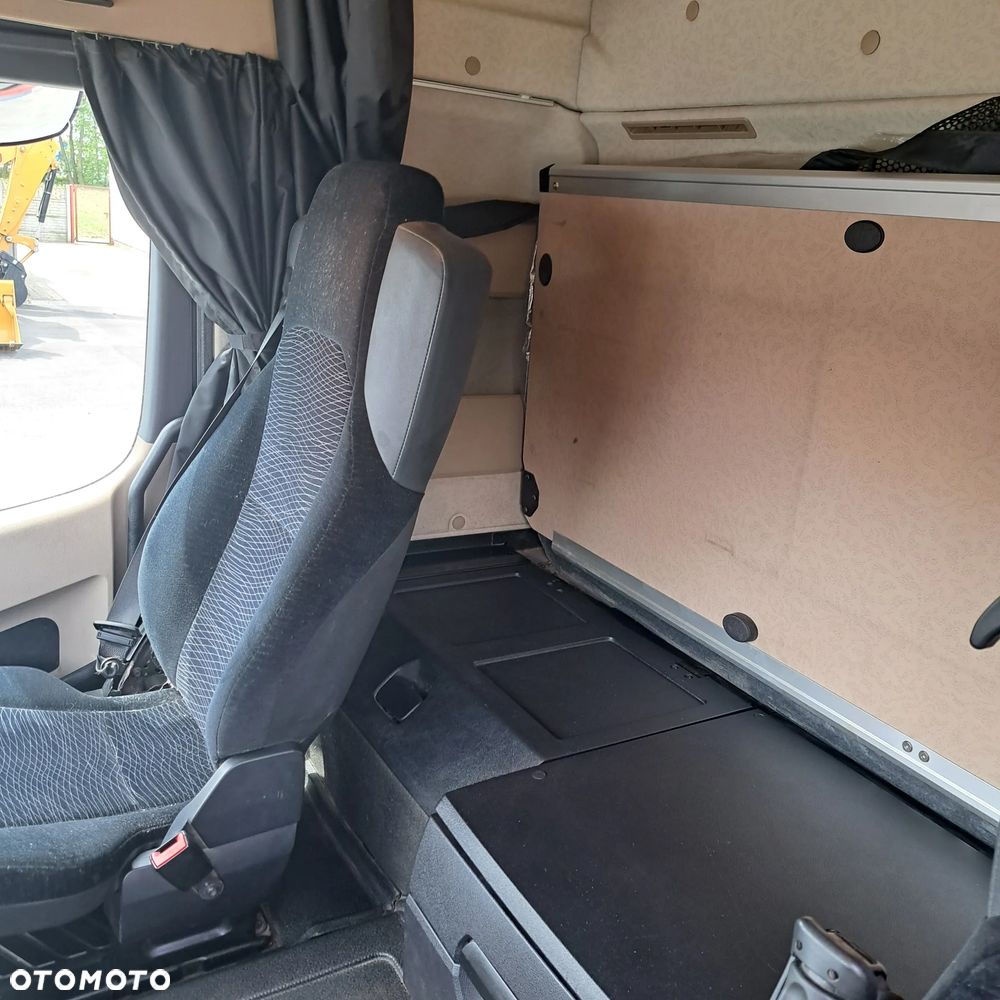 Mercedes-Benz ACTROS - 10