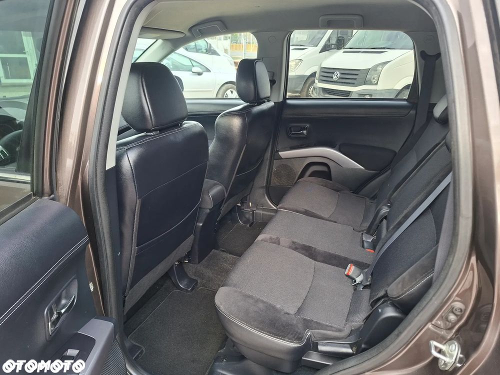 Mitsubishi Outlander 2.2 DI-D ClearTec 2WD Invite - 4
