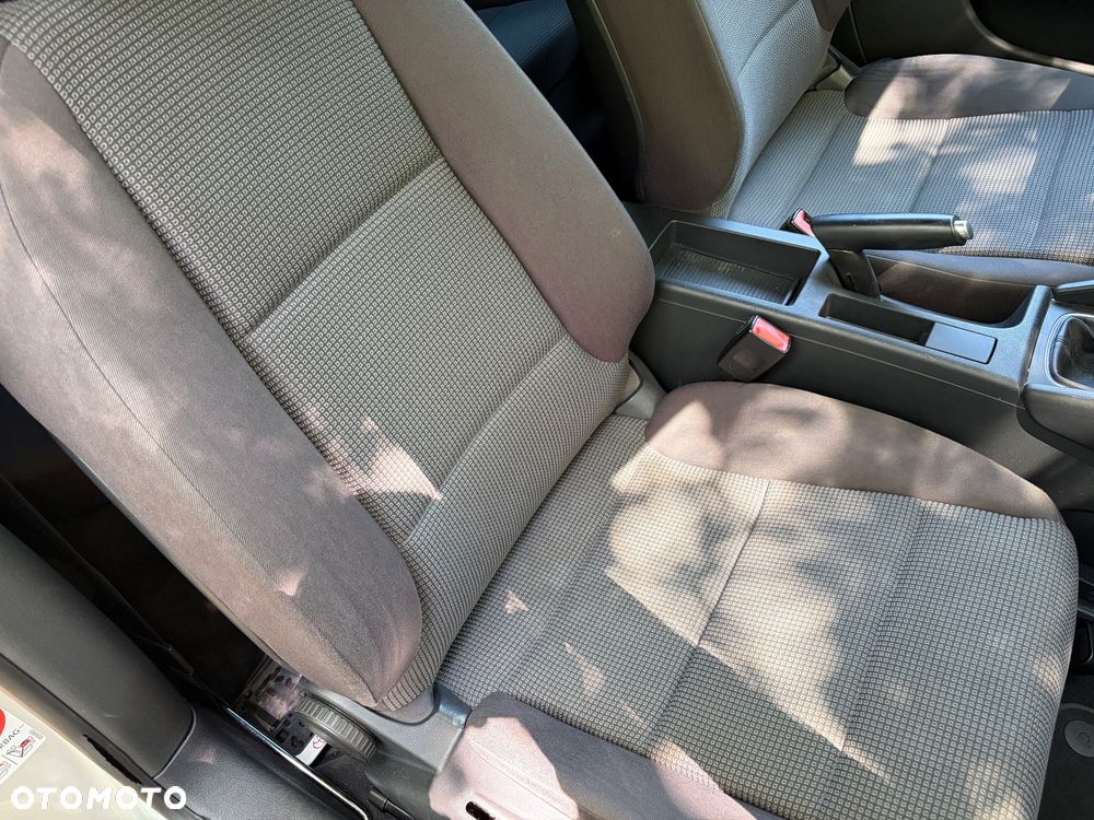 Audi A3 3-drzwiowe 1.6 Attraction - 23