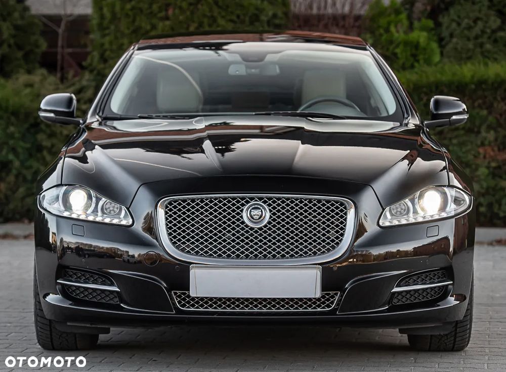 Jaguar XJ - 4