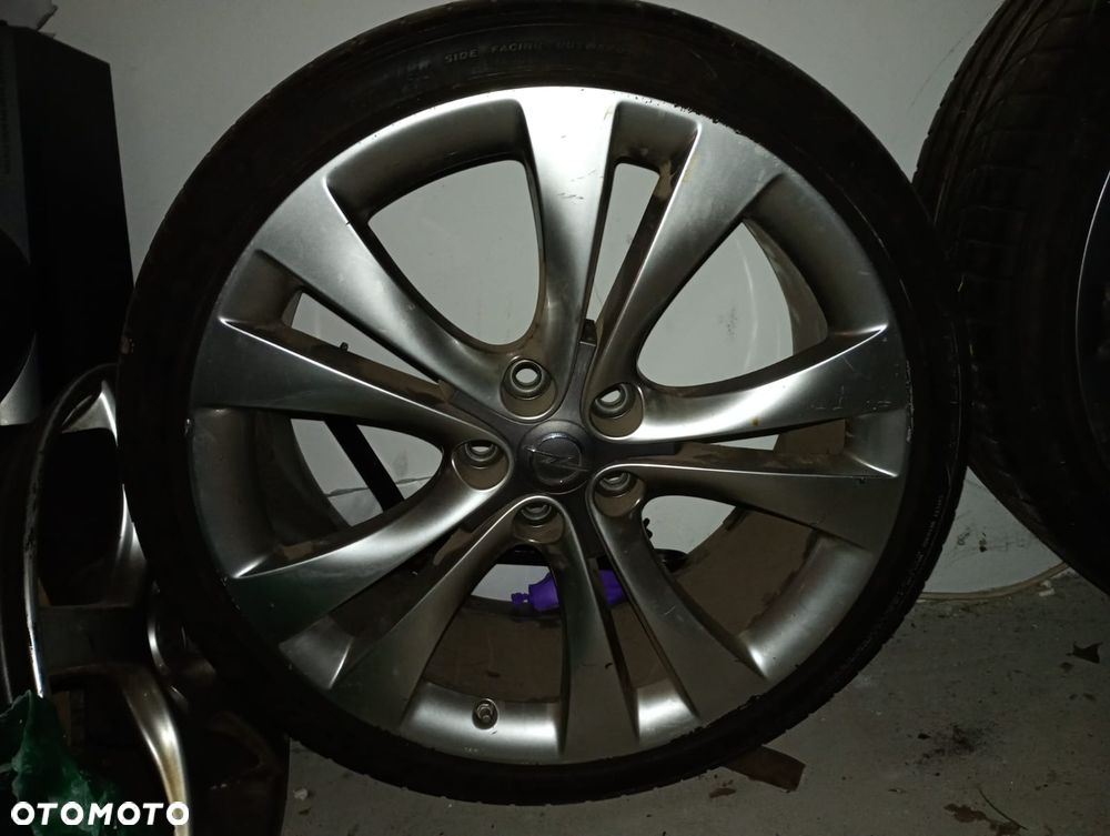 4szt Koła 20" Opel Insignia OEM 8,5j 245/35 3-3,5mm DOT2015 Goodyear - 4