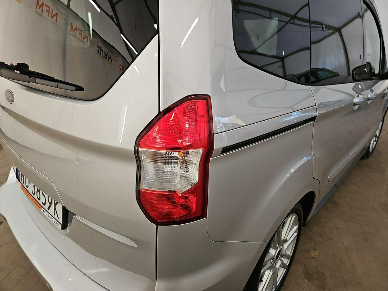 Ford Tourneo Courier - 29