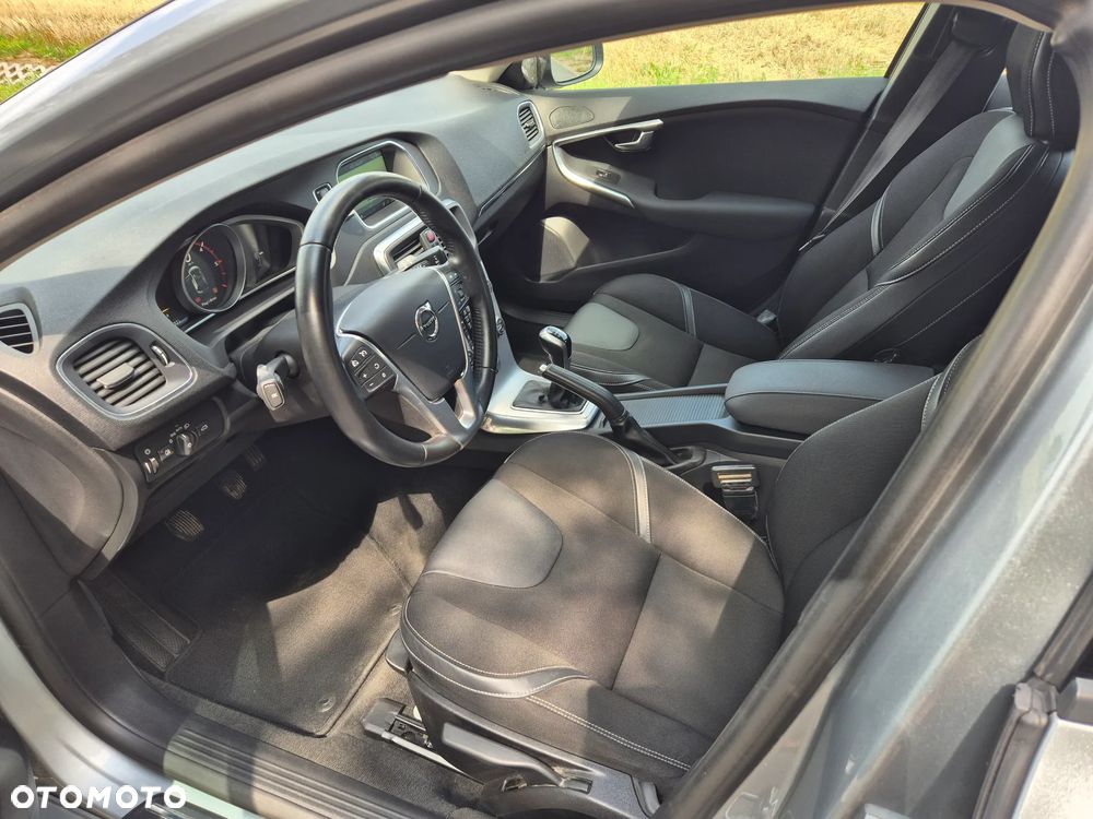 Volvo V40 D3 Momentum - 9