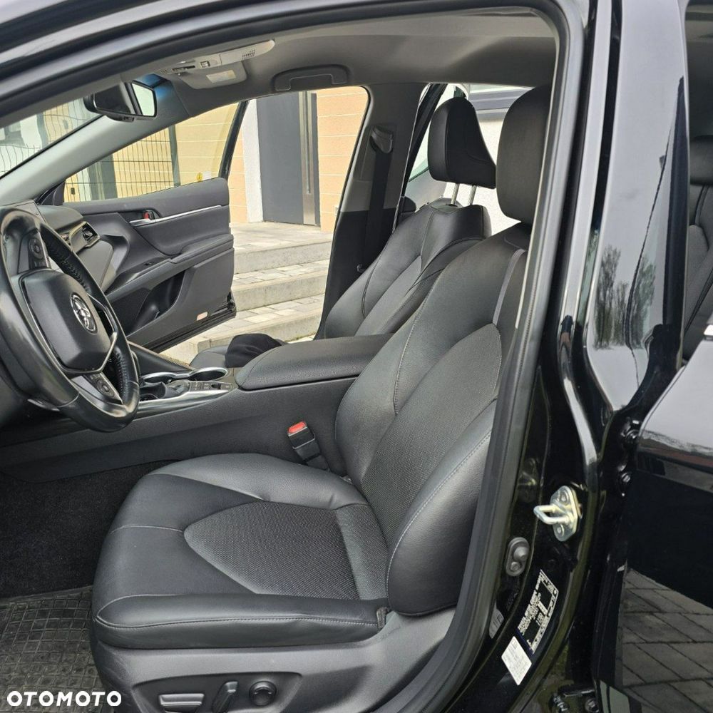 Toyota Camry 2.5 Hybrid Executive CVT - 13
