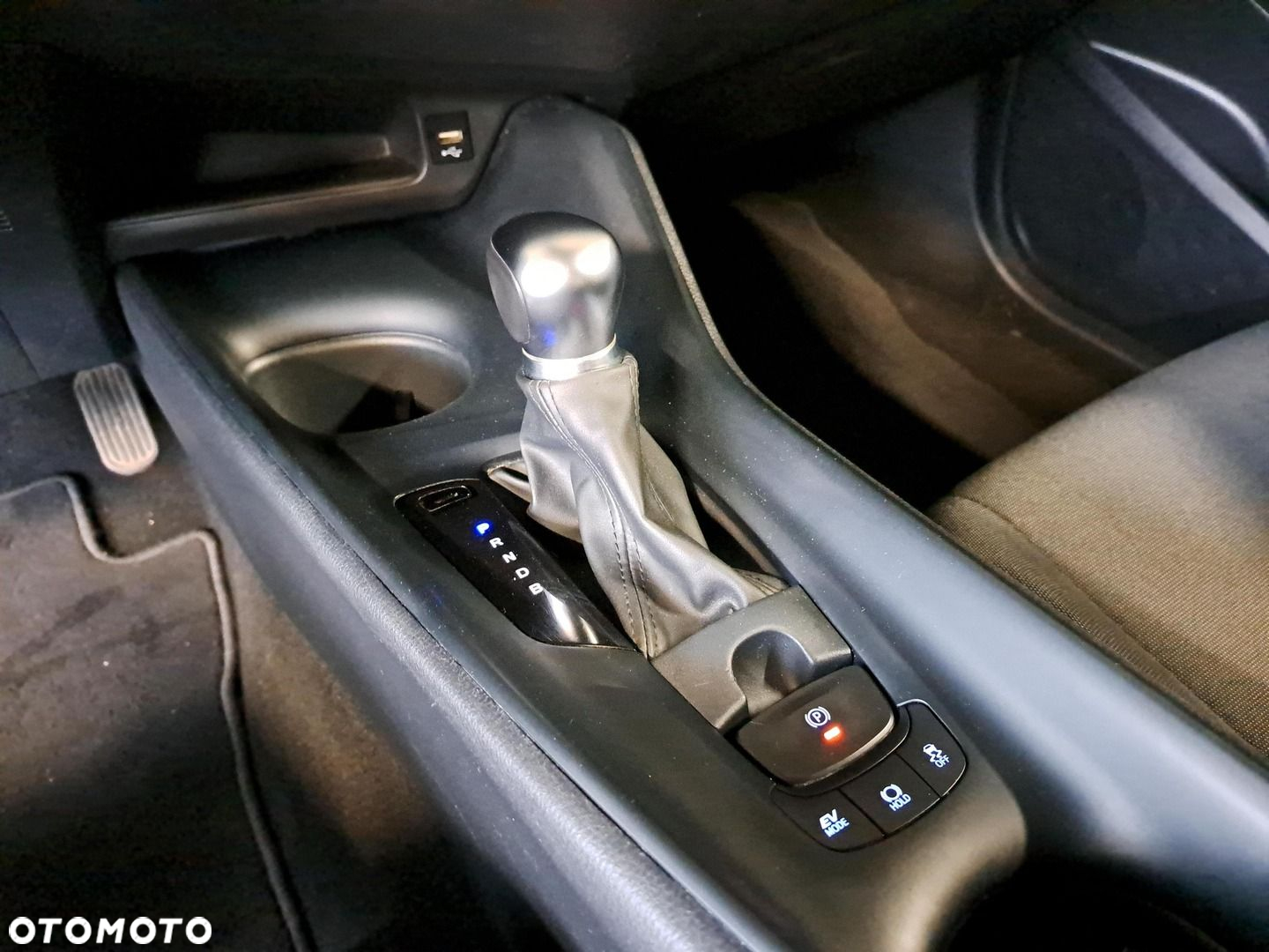 Toyota C-HR - 24