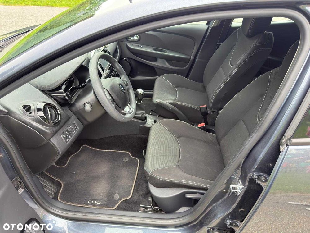 Renault Clio - 6