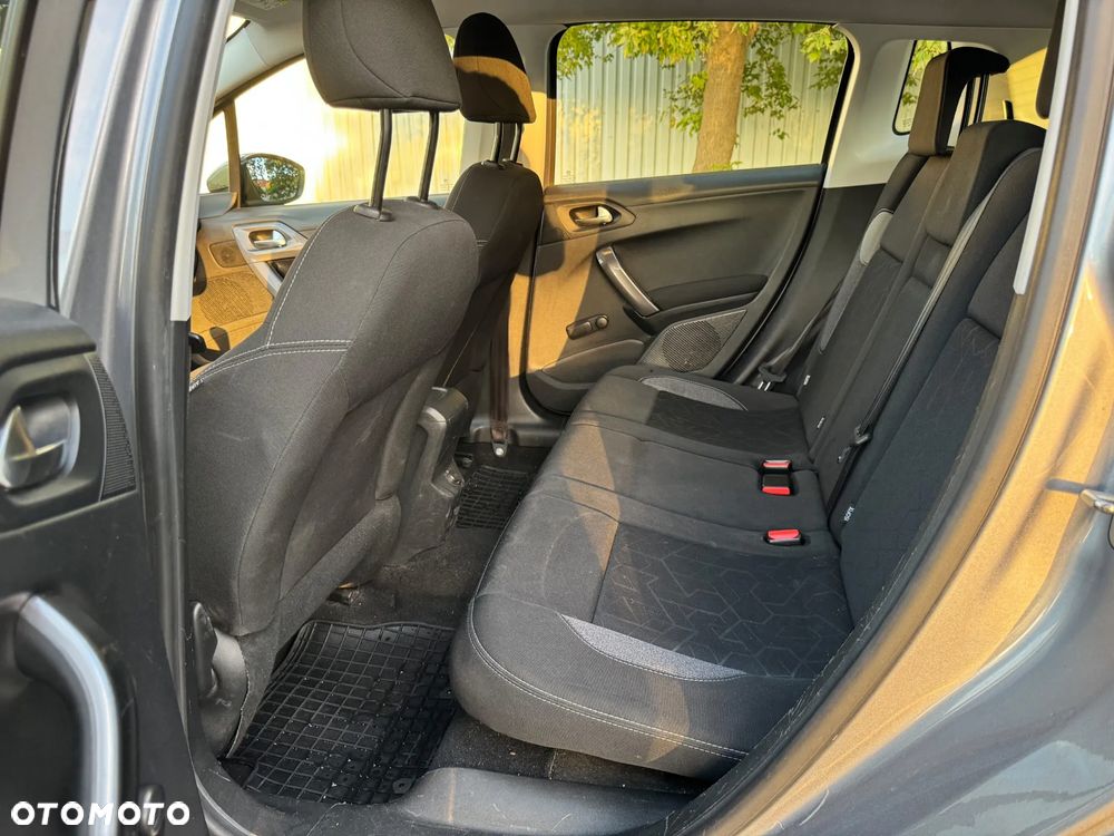 Peugeot 2008 - 15