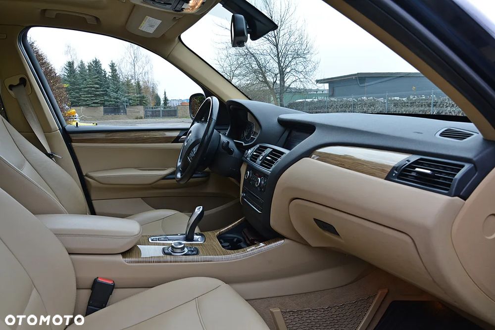 BMW X3 xDrive28i Sport-Aut Advantage - 22