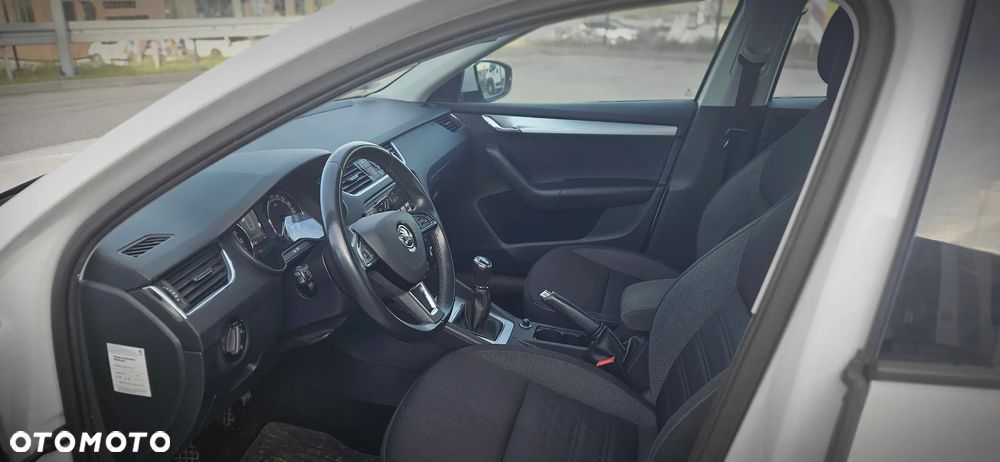 Skoda Octavia ver-iii-kombi-17--20 - 13