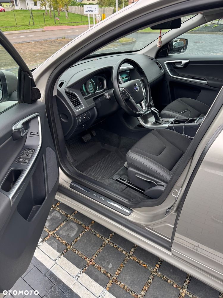 Volvo XC 60 D4 AWD Momentum - 12