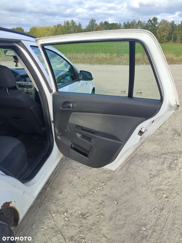 Opel Astra III 1.7 CDTI Cosmo - 16