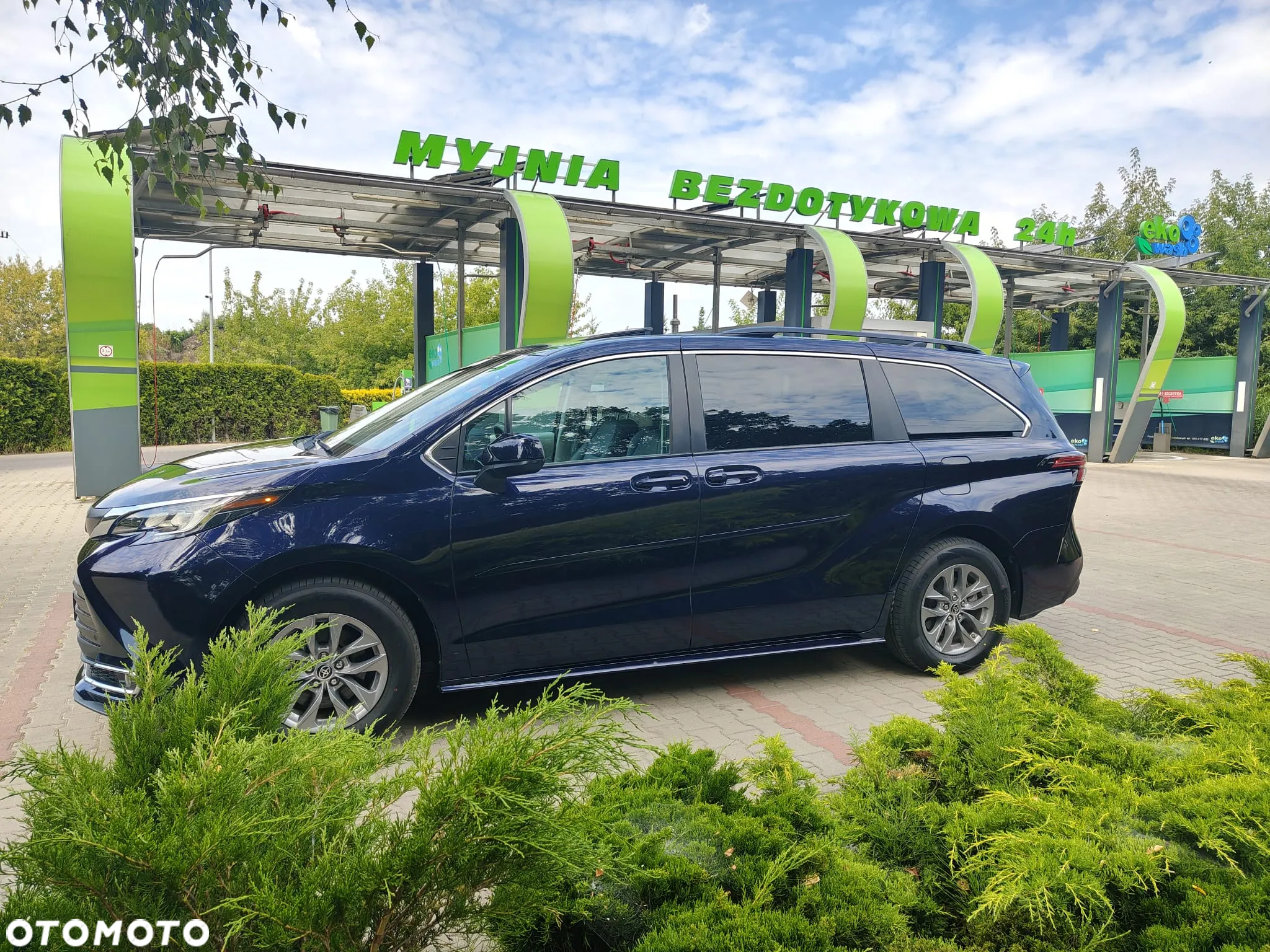 Toyota Sienna - 3