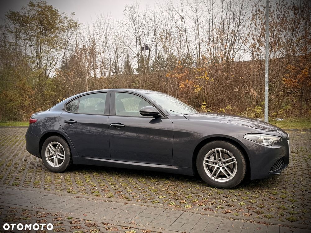 Alfa Romeo Giulia - 5