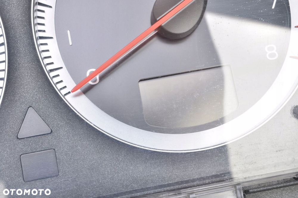 VOLVO XC90 I 4.4 V8 316KM LICZNIK ZEGARY LIFT USA 30765608 - 4