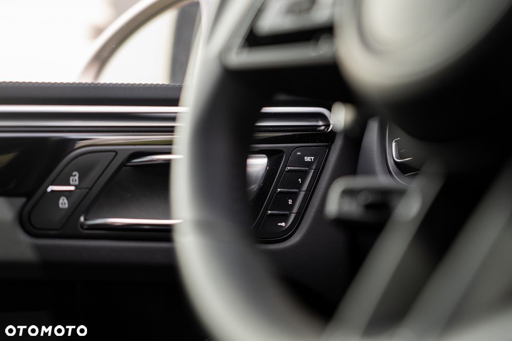 Porsche Macan S - 32
