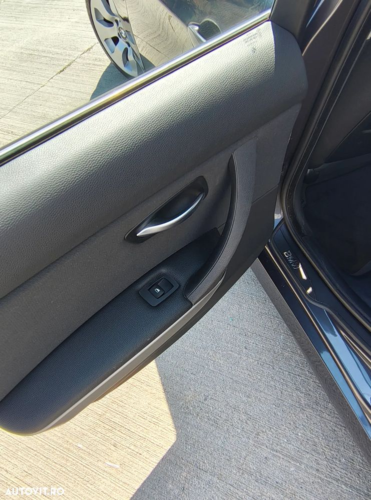 BMW Seria 3 325d - 10