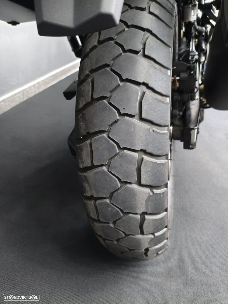 Suzuki v-strom DL - 40