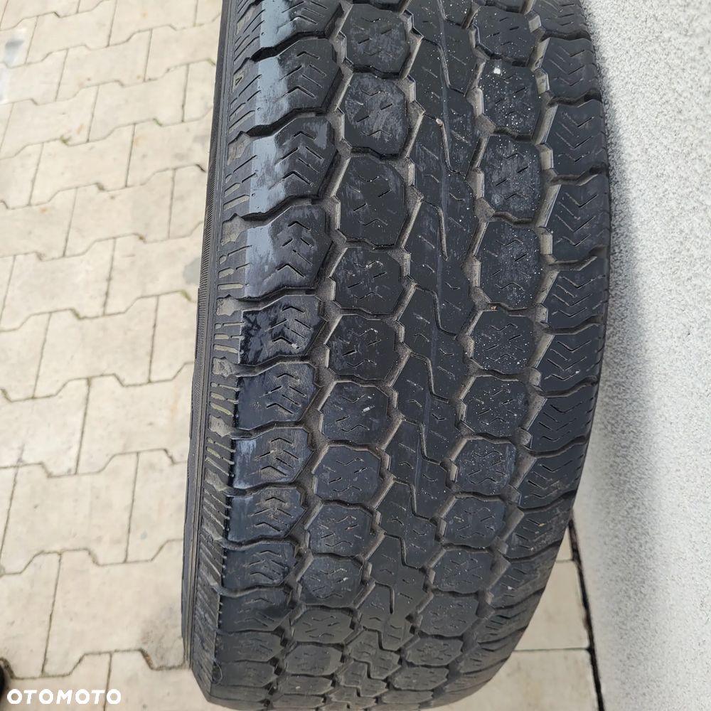 ZAPAS KOLO SPRINTER CRAFTER 235/65 R16C GOODYEAR - 3