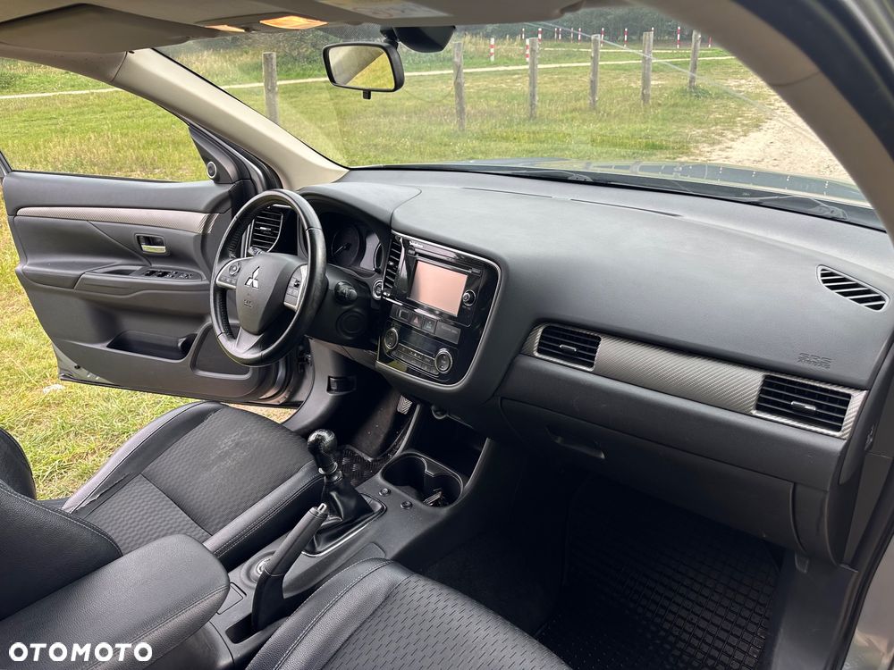 Mitsubishi Outlander 2.2 DID Intense - 9