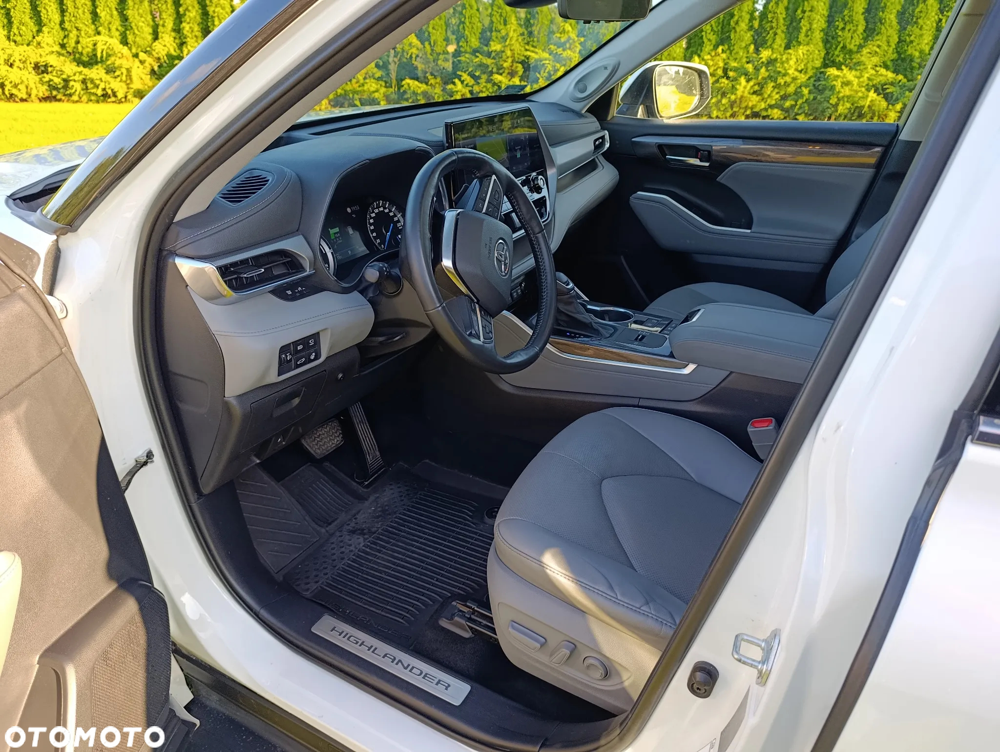 Toyota Highlander 2.5 Hybrid Executive Style - 16