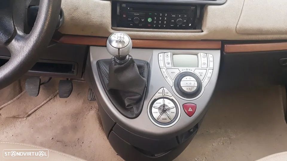 Lancia Phedra 2.2 JTD - 14