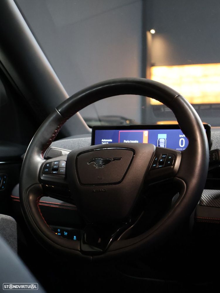 Ford Mustang Mach-E AWD PREMIUM - 26