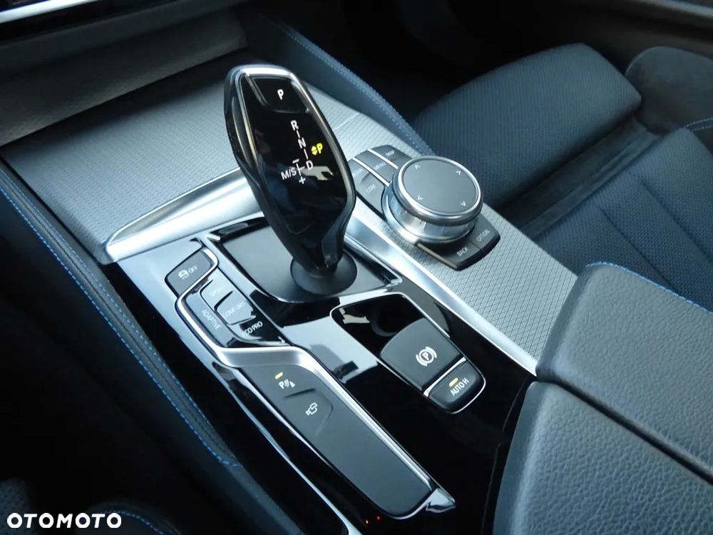 BMW Seria 5 530i xDrive M Sport sport - 22