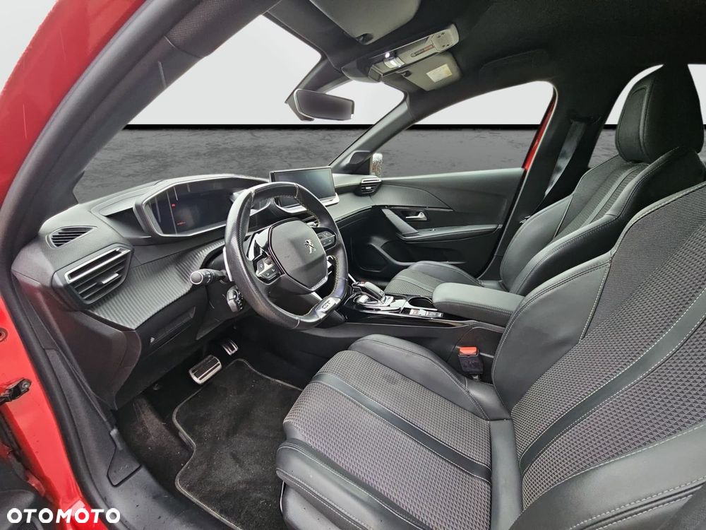 Peugeot 208 - 17
