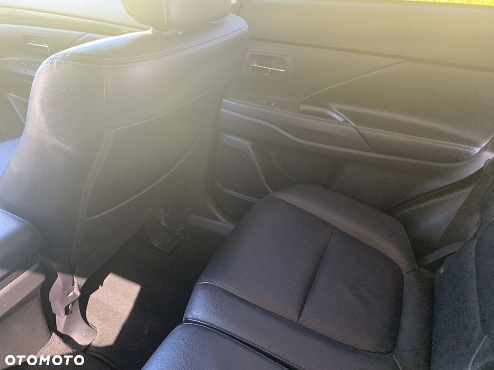 Mitsubishi Outlander - 21