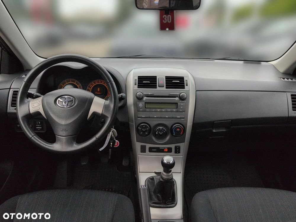 Toyota Corolla 1.6 VVT-i Luna - 11