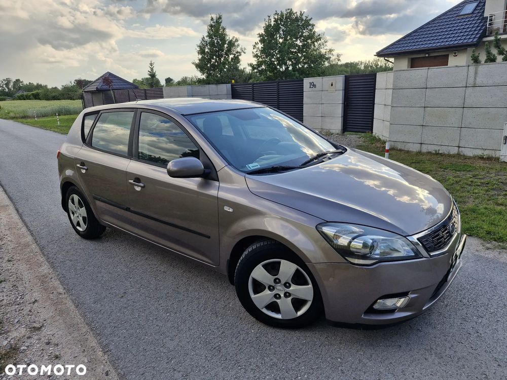 Kia Ceed 1.6 Crdi L Euro2012 - 1