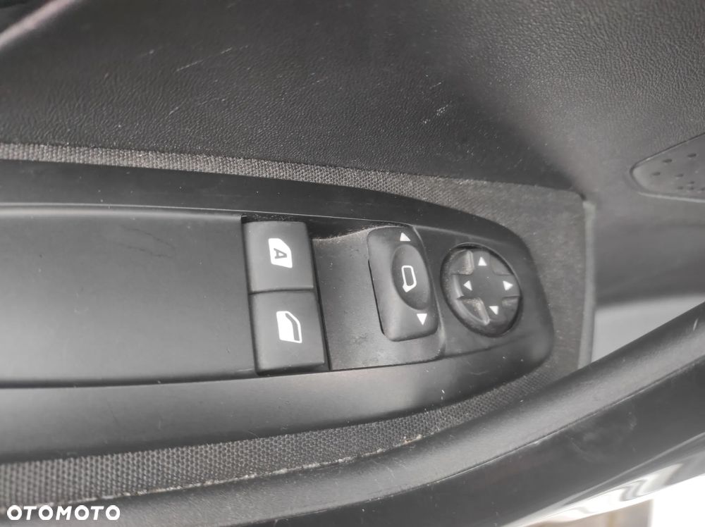 Peugeot 208 82 PureTech Style - 17