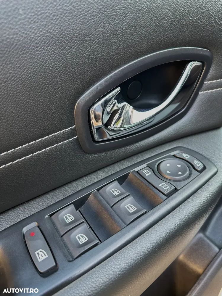 Renault Grand Scenic ENERGY dCi 130 Start & Stop Bose Edition - 28