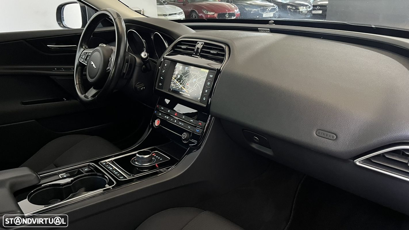 Jaguar XE 2.0 D Prestige Aut. - 13