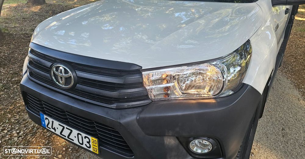 Toyota Hilux 2.4 D-4D 4WD CD CM - 6