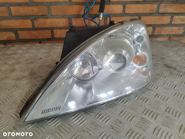 LAMPA LEWA PRZEDNIA FORD C-MAX XENON