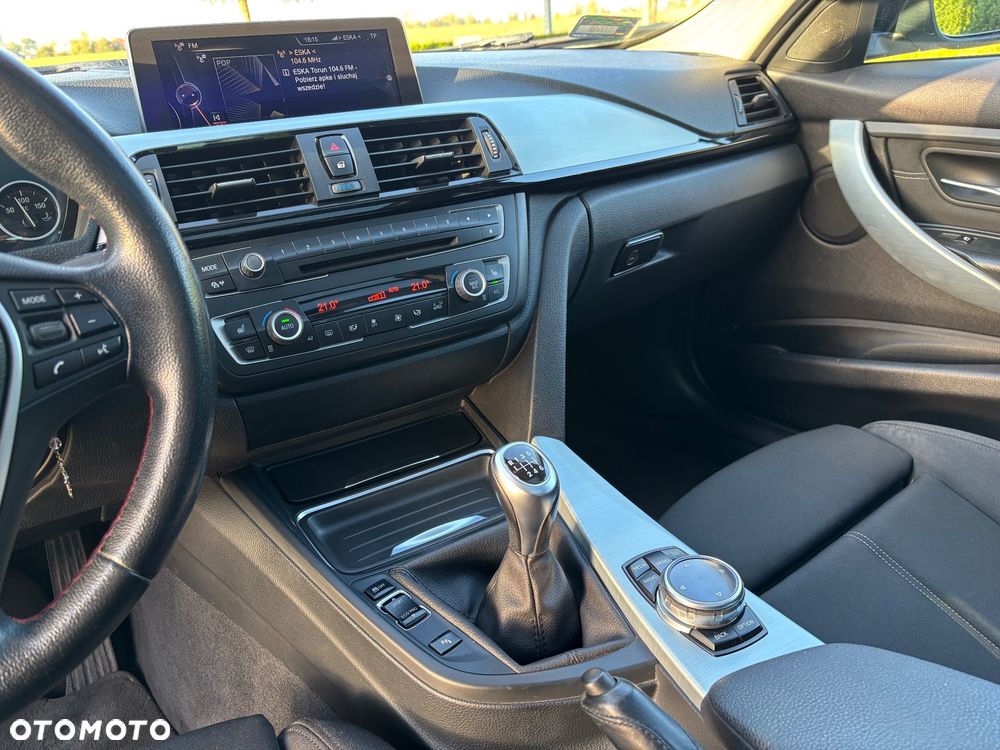BMW Seria 3 318d Sport Line - 22