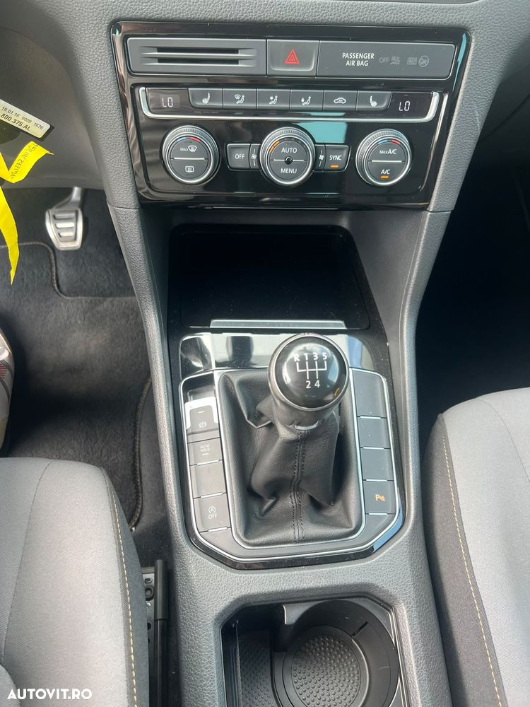 Volkswagen Golf Sportsvan - 2