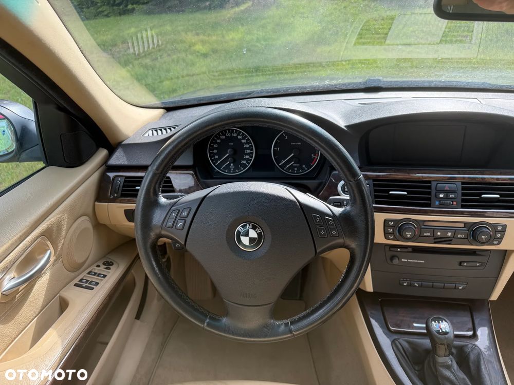 BMW Seria 3 320d - 17