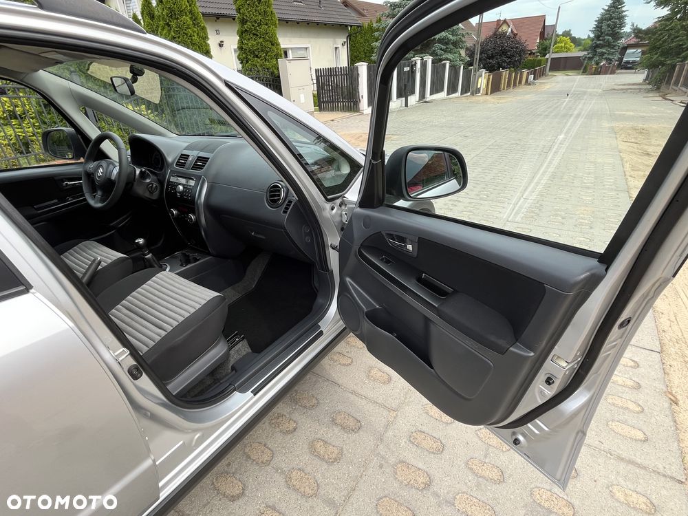 Suzuki SX4 1.6 VVT 4x2 City - 12