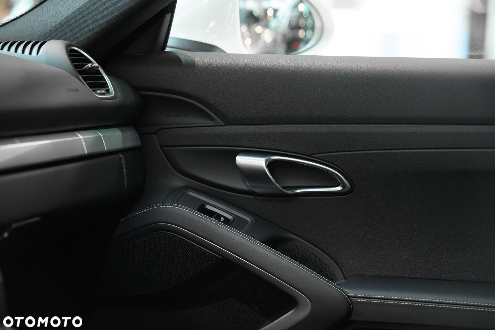 Porsche 718 Cayman - 13