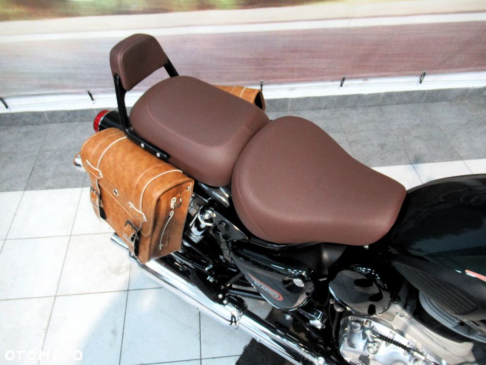 Royal Enfield Classic - 25