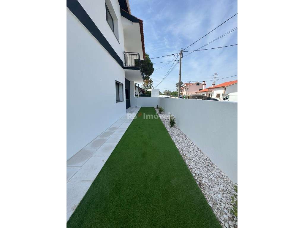 Andar de Moradia T3 totalmente remodelado, no Entroncamento - Grande imagem: 5/7
