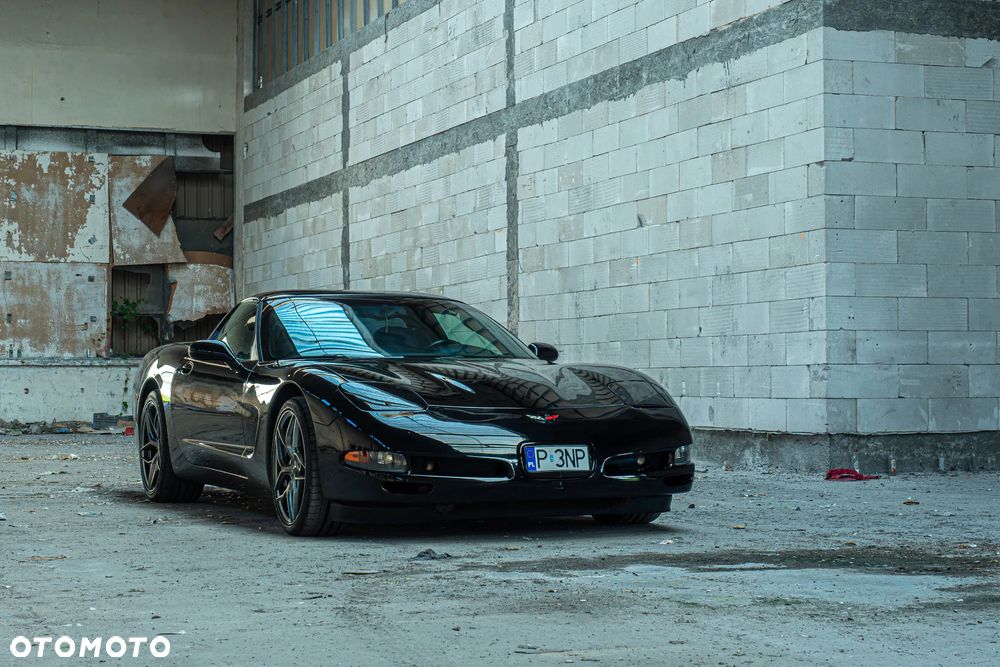 Chevrolet Corvette - 12