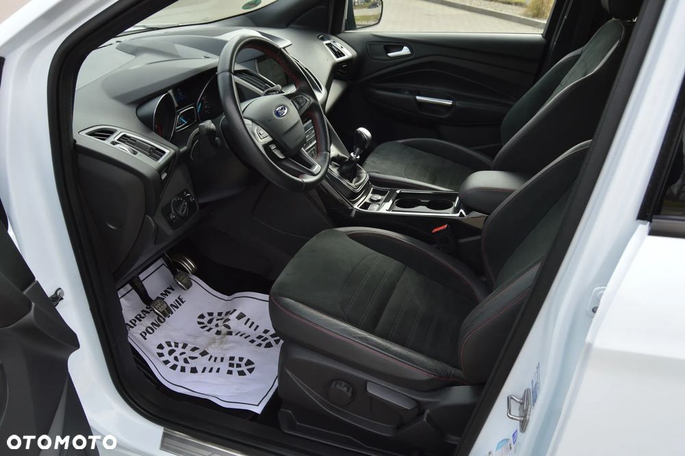 Ford Kuga 1.5 EcoBoost 2x4 ST-Line - 34