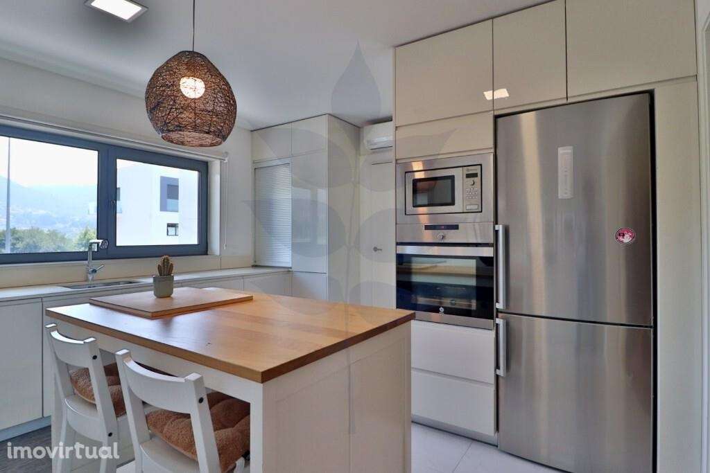 Vende-se Moradia T3 (Banda) - S. Pedro Este, Braga - Grande imagem: 3/58